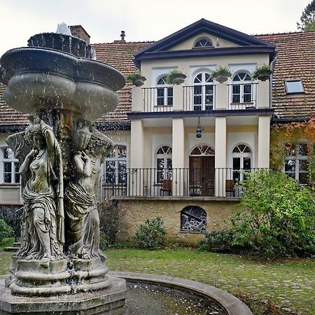 Cichy Dwor Hotel Manowo Eksteriør billede