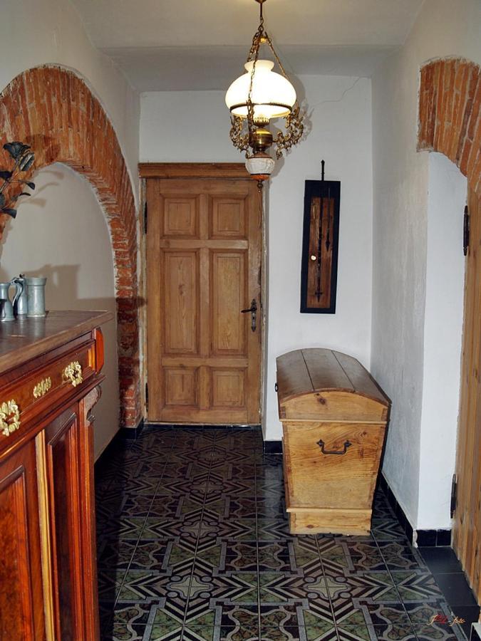 Cichy Dwor Hotel Manowo Eksteriør billede