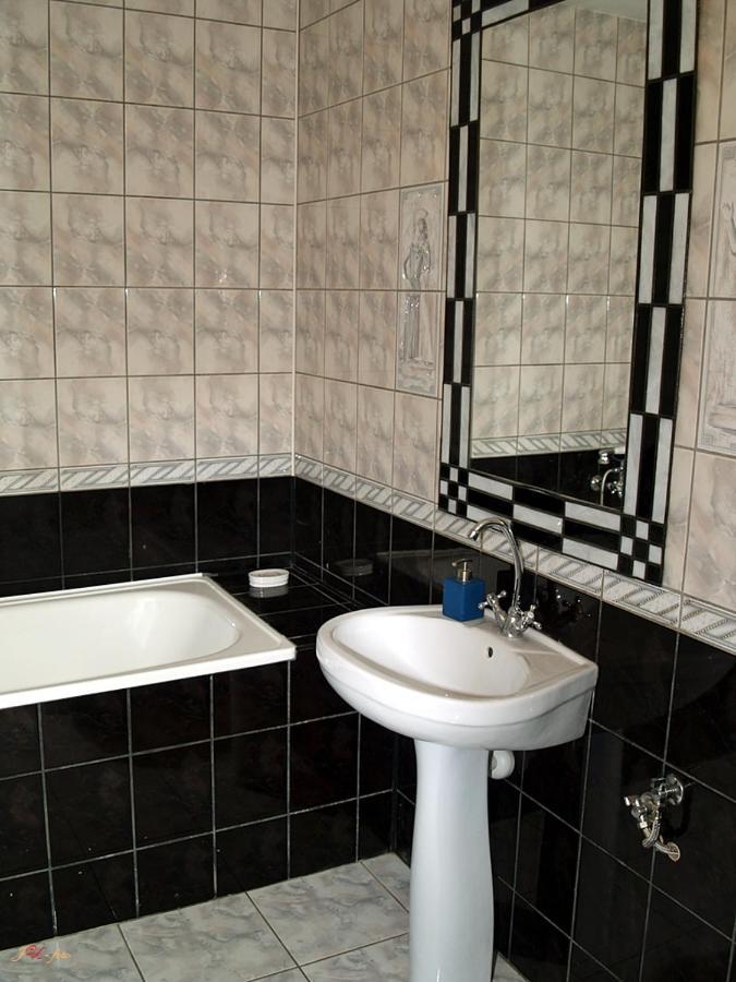 Cichy Dwor Hotel Manowo Eksteriør billede